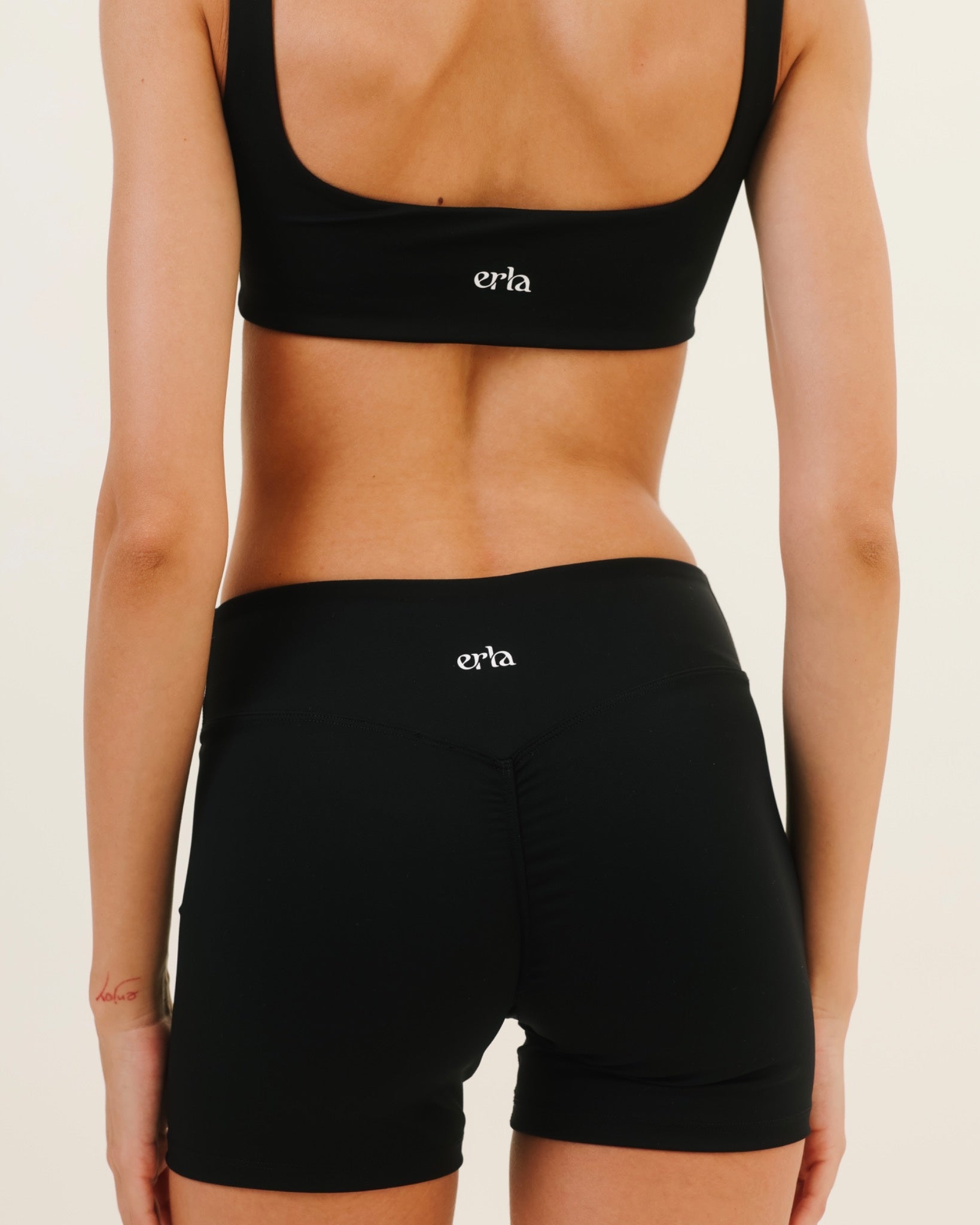 Erla Essentials V-Shorts